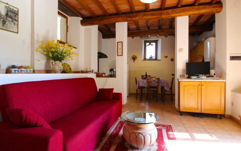 La Casa del Nonno: Habitación, Propiedad, Edificio, Mueble, Casa, Diseño De Interiores, Sala, Techo, Bienes Raíces, Mesa