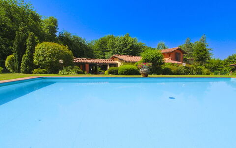 Villa le Balze: Azul, Piscina, Agua, Recurso, Eco Hotel, Ocio, Sombra, Jardín, Casa De Campo, Inmuebles