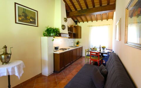 Villa le Balze: Propiedad, Habitación, Edificio, Mueble, Casa, Diseño De Interiores, Bienes Raíces, Suelo, Techo, Villa