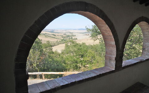 Podere Palazzo: Arquitectura, Ventana, Arco, Árbol, Puente De Arco, Viaducto, Edificio, La Luz Del Día, Puente, Klippe