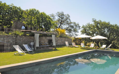 Podere Palazzo: Propiedad, Piscina, Casa, Bienes Raíces, Casa, Edificio, Ocio, Recurso, Inmuebles, Barrio Residencial