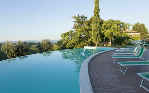 Quercia Al Poggio - Weddings And Events: Agua, Cielo, Planta, Banco Al Aire Libre, Árbol, Paisaje Natural, Piscina, Mueble Para Exteriores, Casa, Hierba