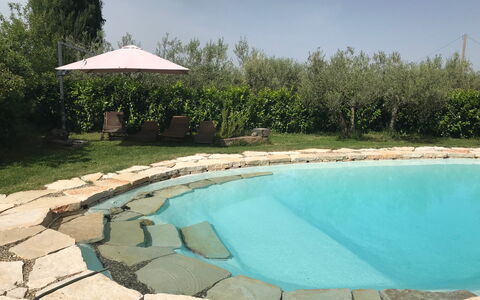 Villa Eleonora: Piscina, Mueble Para Exteriores, Ocio, Losa, Sombra, Patio Interior, Paisajismo, Fuente De Agua, Recurso, Paraguas