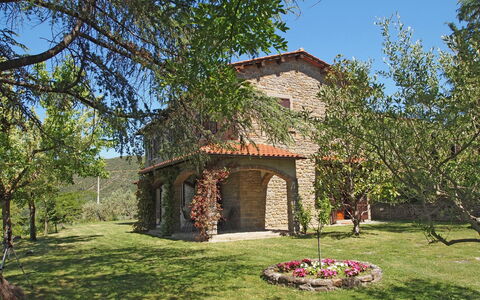 Villa Gelsomino: Propiedad, Casa, Casa, Edificio, Árbol, Bienes Raíces, Arquitectura, Inmuebles, Área Rural, Hierba
