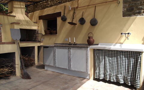 Villa Gelsomino: Propiedad, Habitación, Edificio, Casa, Diseño De Interiores, Techo, Mueble, Madera, Mostrador, Loseta