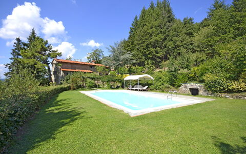 Villa Magnolia: Propiedad, Hierba, Casa, Paisaje Natural, Inmuebles, Bienes Raíces, Casa, Edificio, Yarda, Patio Interior