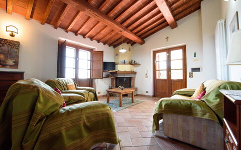 Villa Rubino: Habitación, Habitación, Propiedad, Mueble, Diseño De Interiores, Edificio, Techo, Sábana, Casa, Cama