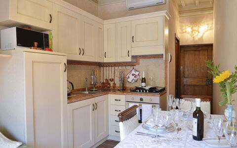 Appartamento Il Teatro: Mostrador, Habitación, Gabinetes, Cocina, Mueble, Propiedad, Edificio, Diseño De Interiores, Casa, Casa