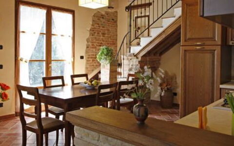 Villa Camelia: Habitación, Mueble, Edificio, Propiedad, Diseño De Interiores, Mesa, Comedor, Casa, Madera Dura, Cocina Y Comedor Mesa