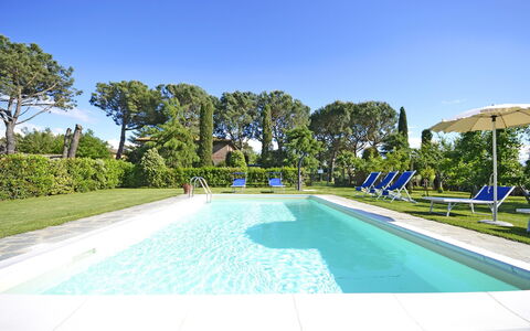 Casa i Pini: Piscina, Propiedad, Bienes Raíces, Ocio, Recurso, Inmuebles, Cielo, Casa, Vacaciones, Edificio