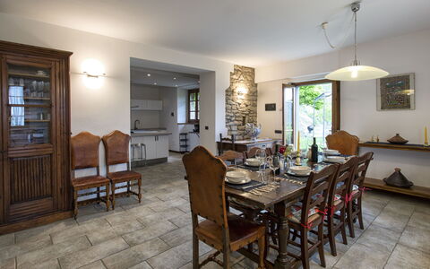 Villa Del Sole: Habitación, Propiedad, Mueble, Edificio, Comedor, Diseño De Interiores, Bienes Raíces, Casa, Suelo, Techo