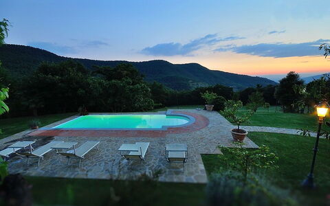 Villa Rosmarino: Piscina, Propiedad, Casa, Recurso, Bienes Raíces, Inmuebles, Vacaciones, Cielo, Villa, Casa
