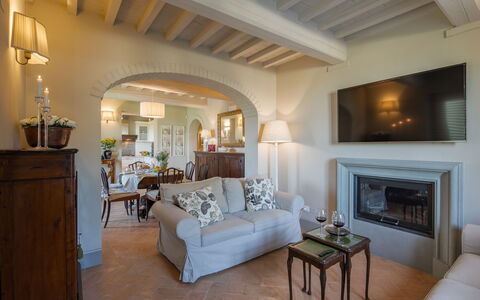 Villa Chiara: Habitación, Sala, Propiedad, Mueble, Edificio, Diseño De Interiores, Techo, Casa, Suelo, Bienes Raíces