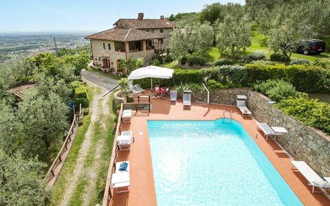 Podere Santa Lucia: Piscina, Propiedad, Edificio, Casa, Bienes Raíces, Villa, Departamento, Vacaciones, Ocio, Inmuebles