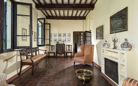 Villa Montalcinello In Siena, Private Pool: Marco, Mueble, Madera, Ventana, Diseño De Interiores, Encendiendo, Sala, Suelo, Piso, Madera Dura