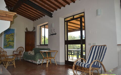 Villa Cafaggiola: Propiedad, Habitación, Edificio, Casa, Mueble, Diseño De Interiores, Sala, Suelo, Bienes Raíces, Mesa