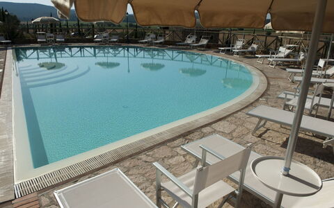 Borgo Casa Di Lappi: Piscina, Propiedad, Recurso, Azur, Vacaciones, Ocio, Bienes Raíces, Hotel, Edificio, Casa