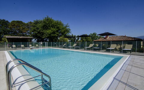 Villa Del Monte: Piscina, Propiedad, Ocio, Bienes Raíces, Recurso, Edificio, Centro De Ocio, Casa, Vacaciones, Casa