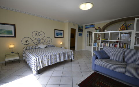 Casale Valentina: Habitación, Habitación, Mueble, Cama, Propiedad, Sábana, Marco De La Cama, Diseño De Interiores, Lecho, Edificio