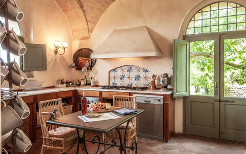 Fontanelle 16: Habitación, Propiedad, Diseño De Interiores, Mueble, Edificio, Techo, Suelo, Cocina, Mostrador, Casa