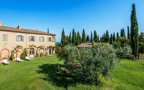 Fontanelle 16: Propiedad, Inmuebles, Árbol, Casa, Edificio, Bienes Raíces, Hierba, Villa, El Terreno Del Lote, Arquitectura