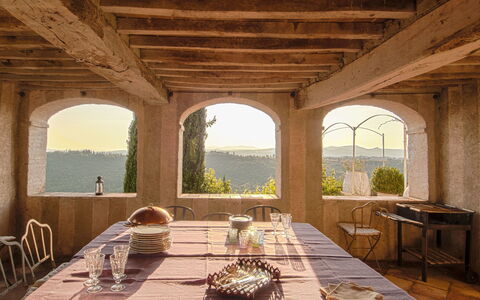 Fontanelle 16: Edificio, Propiedad, Habitación, Diseño De Interiores, Casa, Bienes Raíces, Arquitectura, Inmuebles, Mesa, Mueble