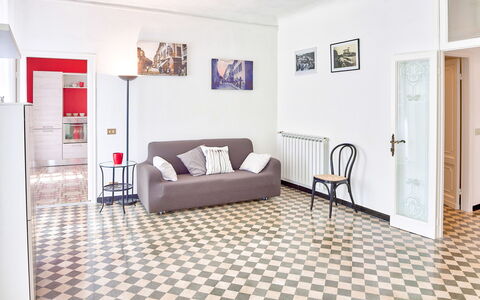 Via Dante Vacanze - Levanto: Mueble, Habitación, Propiedad, Suelo, Diseño De Interiores, Sala, Loseta, Edificio, Piso, Bienes Raíces