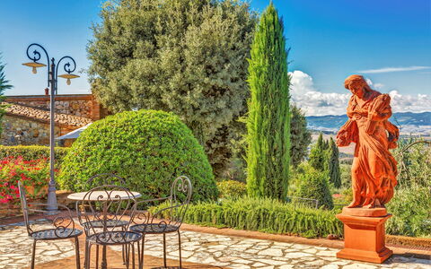 Villa Di Cinzia: Naturaleza, Árbol, Cielo, Jardín, Botánica, Jardín Botánico, Ocio, Plantas Leñosas, Primavera, Planta