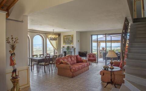 Villa Di Cinzia: Habitación, Propiedad, Sala, Edificio, Diseño De Interiores, Mueble, Casa, Bienes Raíces, Casa, Suelo