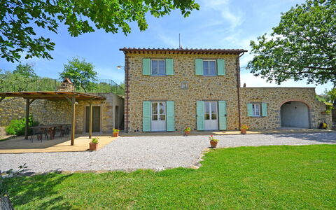 Villa Il Palazzone: Propiedad, Casa, Casa, Edificio, Bienes Raíces, Inmuebles, Barrio Residencial, El Terreno Del Lote, Arquitectura, Fachada