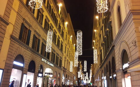 Guelfa House: Edificio, Punto De Referencia, Encendiendo, Arquitectura, Metrópoli, Ciudad, Noche, By, Área Metropolitana, Arcade