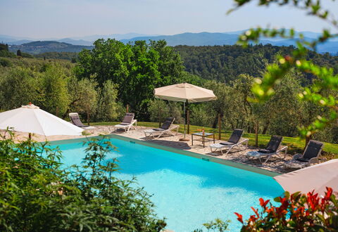 Pozzo Dei Desideri: Agua, Planta, Cielo, Propiedad, Piscina, Naturaleza, Árbol, Azur, Botánica, Paisaje Natural