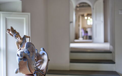 Tenuta Pomona: Escultura, Habitación, Diseño De Interiores, Pared, Arquitectura, Casa, Arte, Yeso, Moldura, Escalera