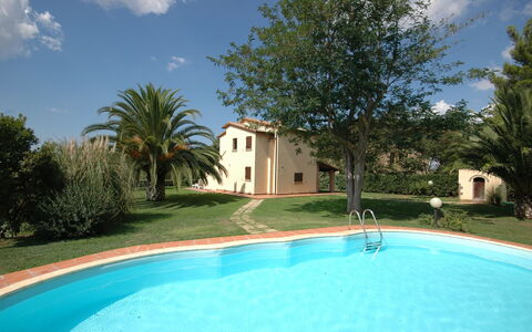 Poderino: Propiedad, Piscina, Casa, Bienes Raíces, Edificio, Villa, Inmuebles, Casa, Vacaciones, Ocio