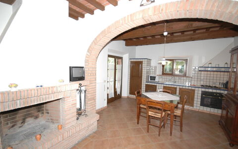 Poderino: Propiedad, Edificio, Habitación, Casa, Bienes Raíces, Suelo, Desván, Diseño De Interiores, Techo, Casa