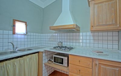 Acciaioli 4: Habitación, Propiedad, Mostrador, Cocina, Gabinetes, Mueble, Loseta, Edificio, Diseño De Interiores, Casa