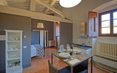 Montegufoni 22: Mueble, Mesa, Propiedad, Ventana, Madera, Silla, Sofá, Diseño De Interiores, Encendiendo, Cocina