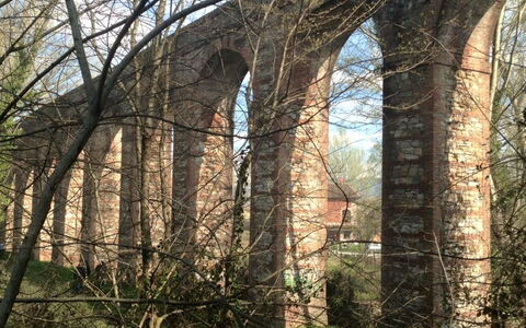 La Piccola Margherita: Viaducto, Puente, Árbol, Acueducto, Entorno Natural, Arquitectura, Puente De Arco, Arco, Rama, Bosque