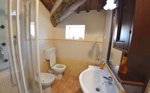 Casa Di Renzo: Baño, Habitación, Propiedad, Casa, Arreglo De Tubería, Edificio, Bienes Raíces, Arquitectura, Diseño De Interiores, Lavabo