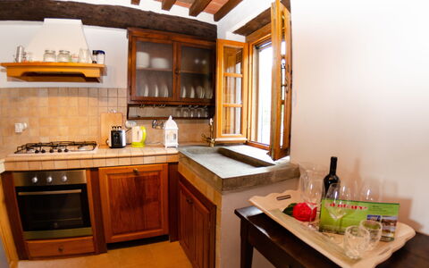 Alla Piazzetta Proprietà: Mostrador, Mueble, Gabinetes, Habitación, Propiedad, Cocina, Edificio, Casa, Diseño De Interiores, Bienes Raíces