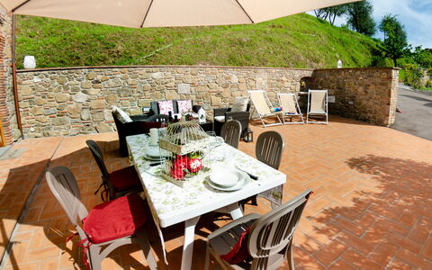 Alla Piazzetta Proprietà: Propiedad, Casa, Habitación, Bienes Raíces, Mesa, Mueble, Edificio, Cabaña, Casa, Inmuebles