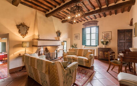 Villa Roncovisi: Propiedad, Habitación, Edificio, Techo, Diseño De Interiores, Sala, Mueble, Haz, Casa, Bienes Raíces