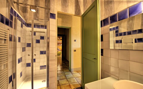 Villa Sonia: Suelo, Piso, Baño, Bienes Raíces, Arreglo De Tubería, Vaso, Techo