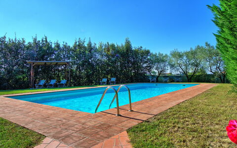 Casa Vasco: Piscina, Propiedad, Bienes Raíces, Hierba, Casa, Inmuebles, Ocio, Vacaciones, Edificio, Casa