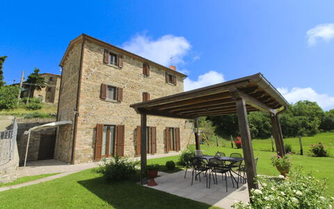 Poggio del Fabbro: Casa, Cabaña, El Terreno Del Lote, Inmuebles, Casa De Campo, Yarda, Jardín, Porche, Césped, Mueble Para Exteriores