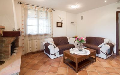 Ruby: Habitación, Propiedad, Mueble, Edificio, Diseño De Interiores, Sala, Suelo, Casa, Bienes Raíces, Suite