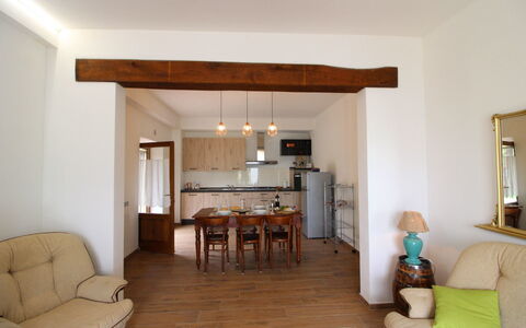 Podere i Gigli: Habitación, Propiedad, Mueble, Edificio, Sala, Techo, Diseño De Interiores, Casa, Suelo, Bienes Raíces