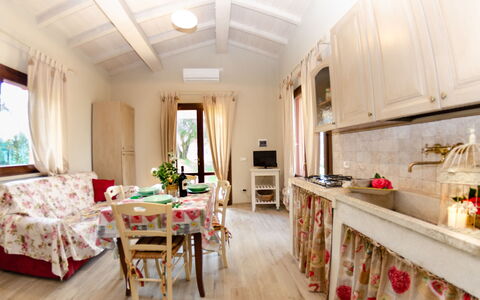 Ai Salici: Habitación, Propiedad, Mueble, Edificio, Diseño De Interiores, Techo, Suelo, Cocina, Casa, Casa