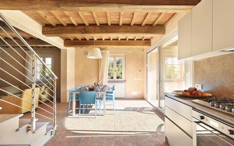 Uva: Propiedad, Edificio, Techo, Habitación, Diseño De Interiores, Casa, Casa, Suelo, Arquitectura, Mueble