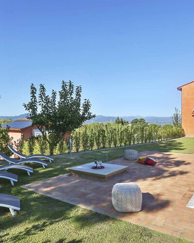 Uva: Propiedad, Barrio Residencial, Casa, Edificio, Bienes Raíces, Arquitectura, Casa, Inmuebles, Piscina, Diseño Urbano